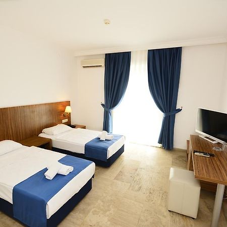 Club Blue White All Inclusive Turgutreis Bagian luar foto