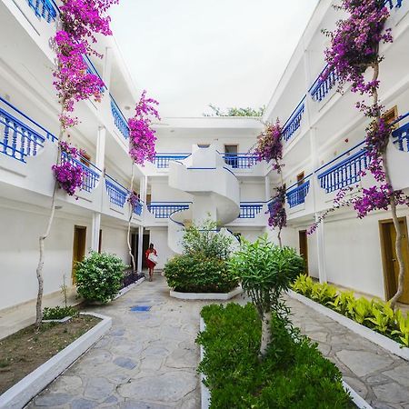 Club Blue White All Inclusive Turgutreis Bagian luar foto