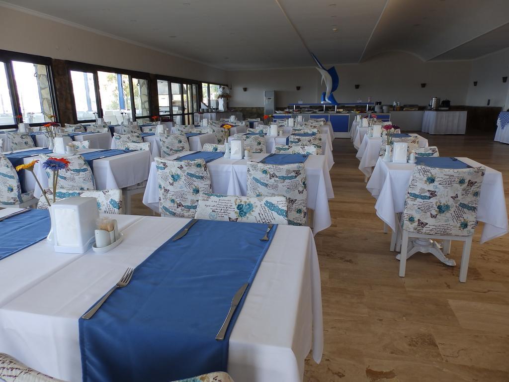 Club Blue White All Inclusive Turgutreis Bagian luar foto