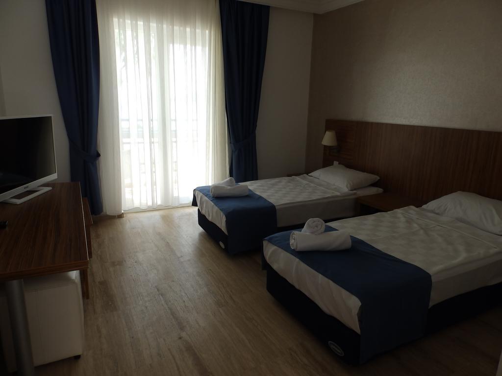 Club Blue White All Inclusive Turgutreis Ruang foto