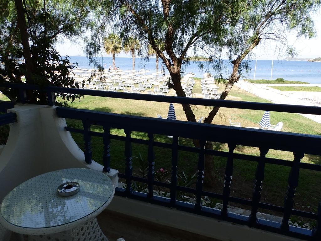 Club Blue White All Inclusive Turgutreis Ruang foto