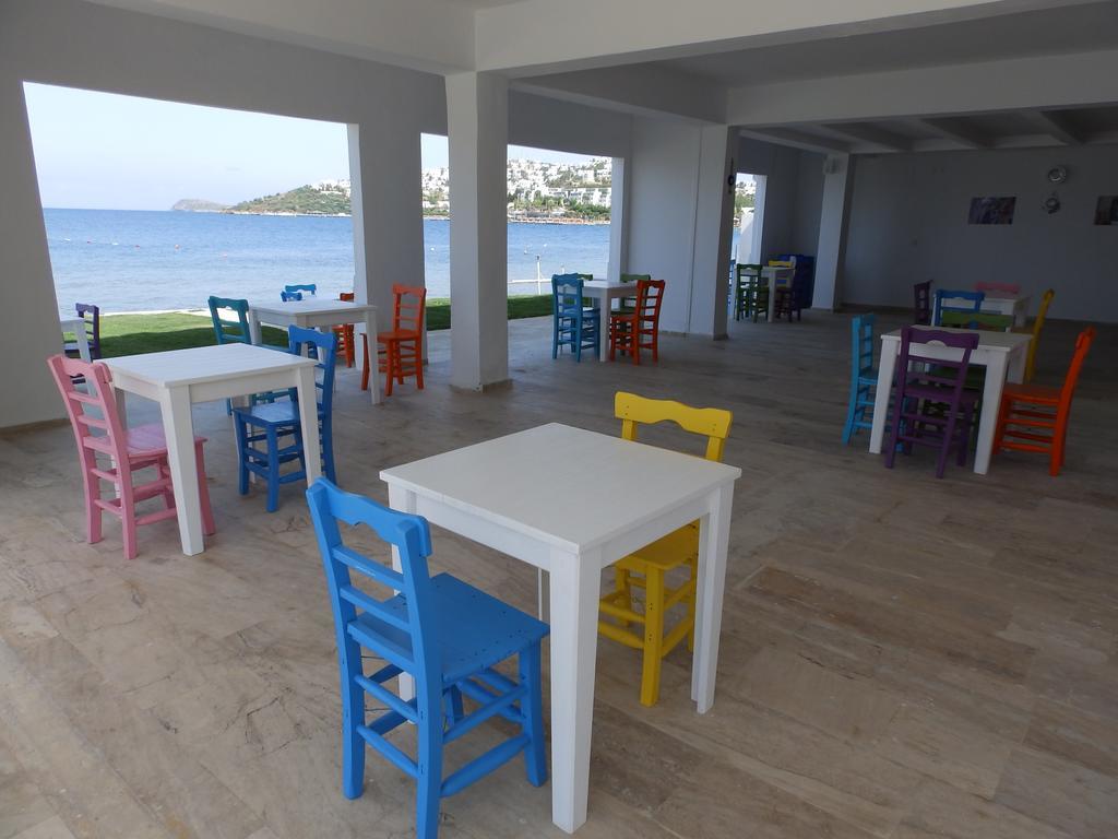 Club Blue White All Inclusive Turgutreis Bagian luar foto