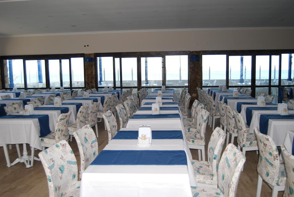 Club Blue White All Inclusive Turgutreis Bagian luar foto