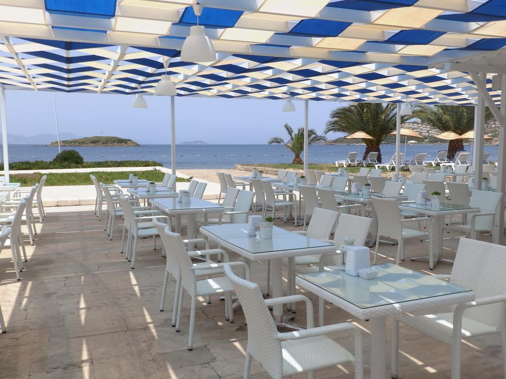 Club Blue White All Inclusive Turgutreis Bagian luar foto