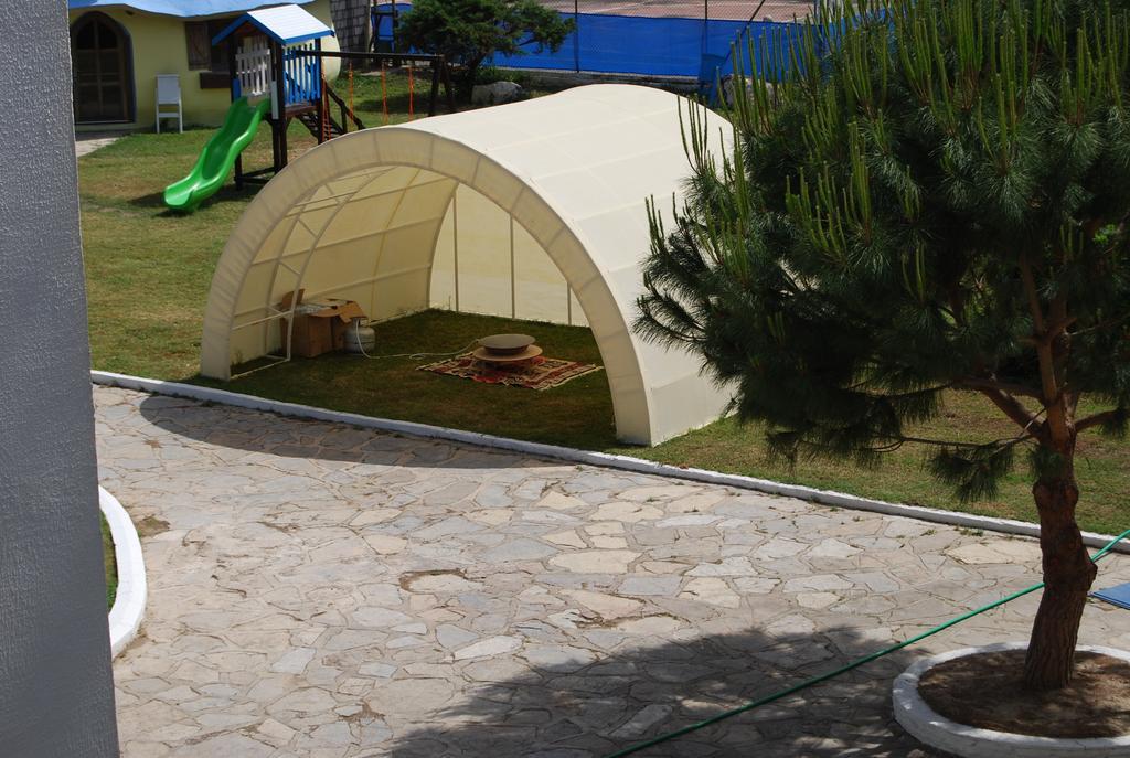 Club Blue White All Inclusive Turgutreis Bagian luar foto
