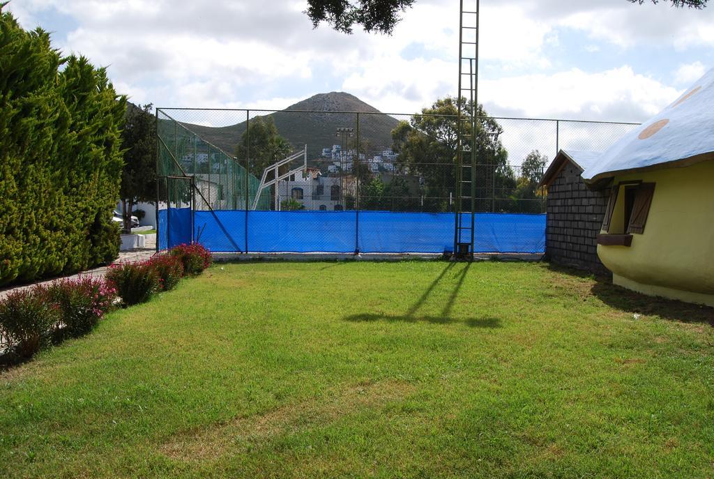 Club Blue White All Inclusive Turgutreis Bagian luar foto
