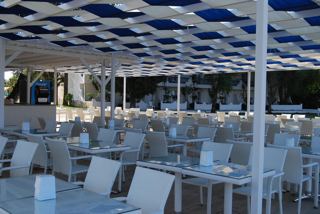 Club Blue White All Inclusive Turgutreis Bagian luar foto