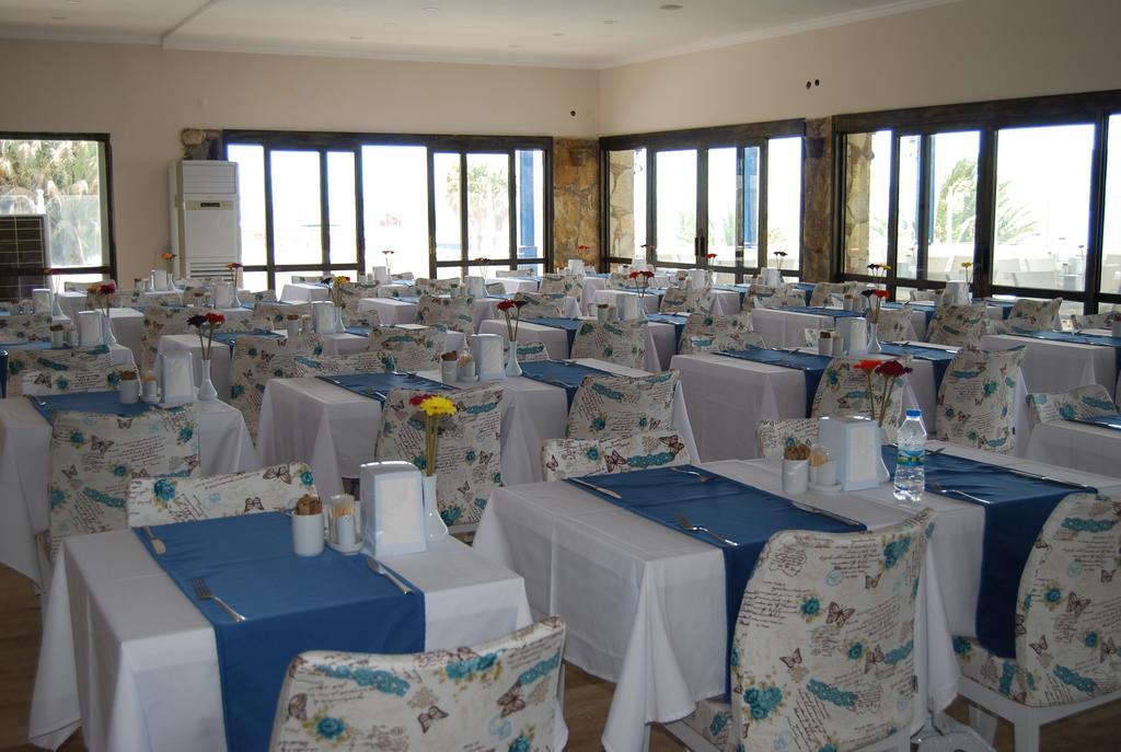 Club Blue White All Inclusive Turgutreis Bagian luar foto