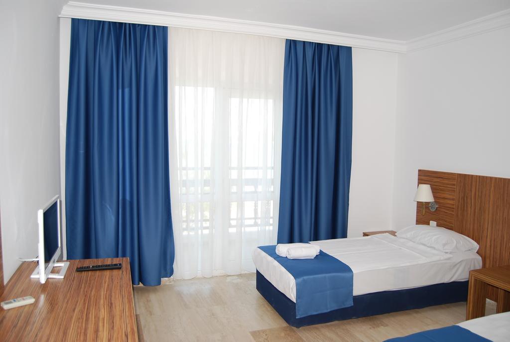 Club Blue White All Inclusive Turgutreis Ruang foto
