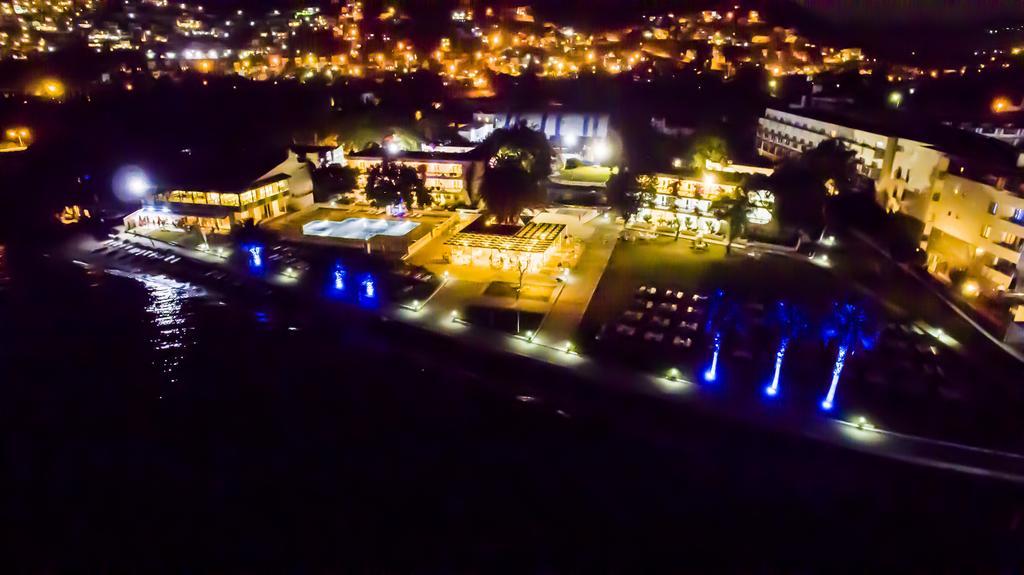Club Blue White All Inclusive Turgutreis Bagian luar foto