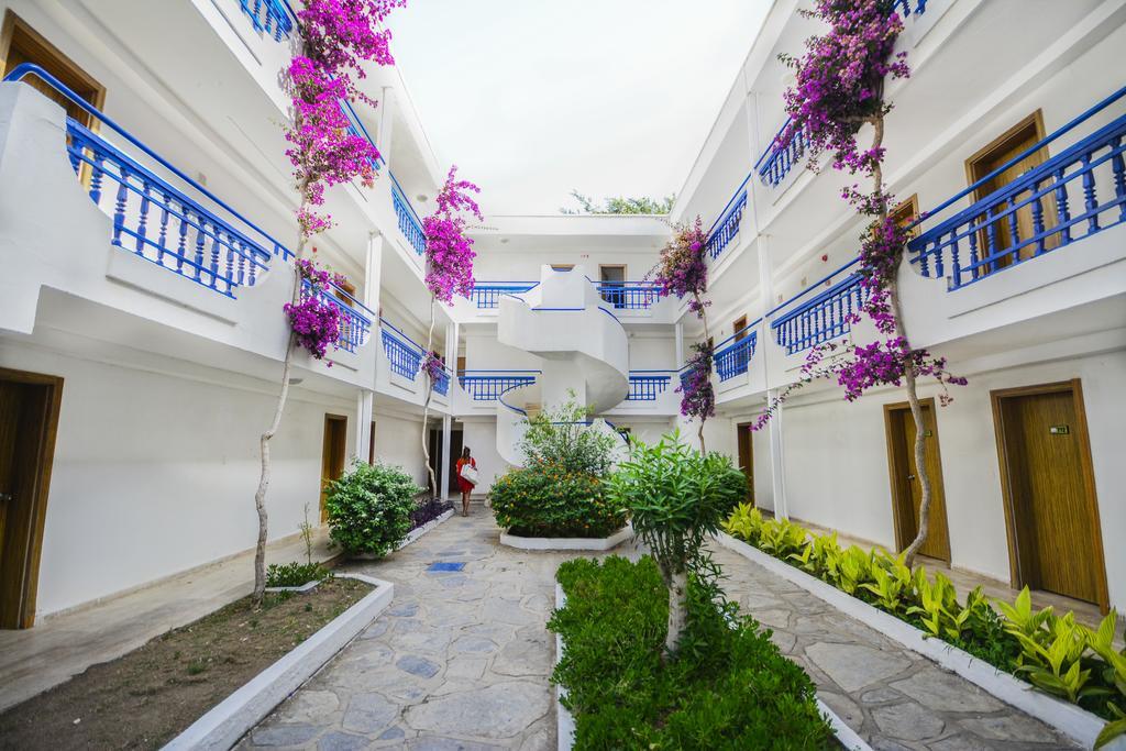 Club Blue White All Inclusive Turgutreis Bagian luar foto