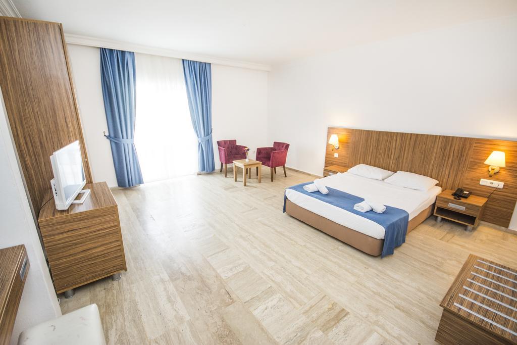 Club Blue White All Inclusive Turgutreis Bagian luar foto