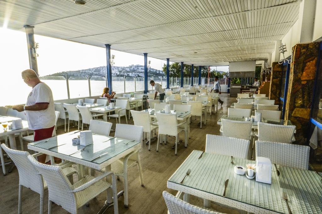 Club Blue White All Inclusive Turgutreis Bagian luar foto
