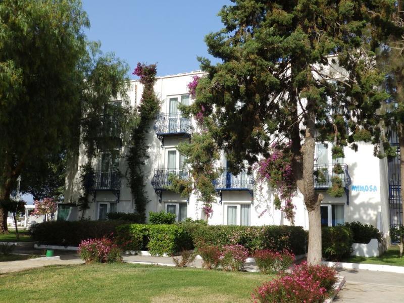 Club Blue White All Inclusive Turgutreis Bagian luar foto