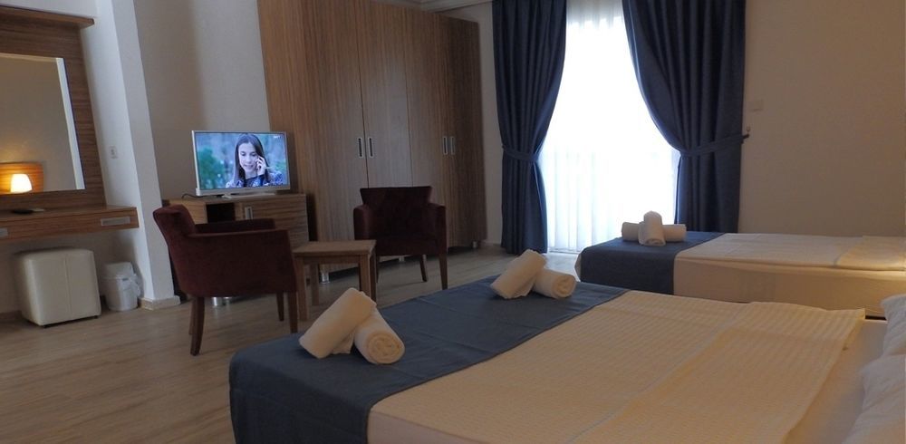 Club Blue White All Inclusive Turgutreis Bagian luar foto